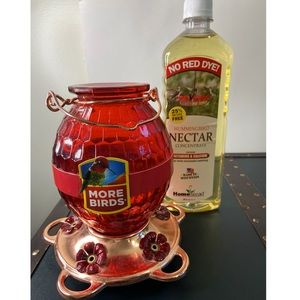 Hummingbird Feeder w/ Hummingbird Nectar